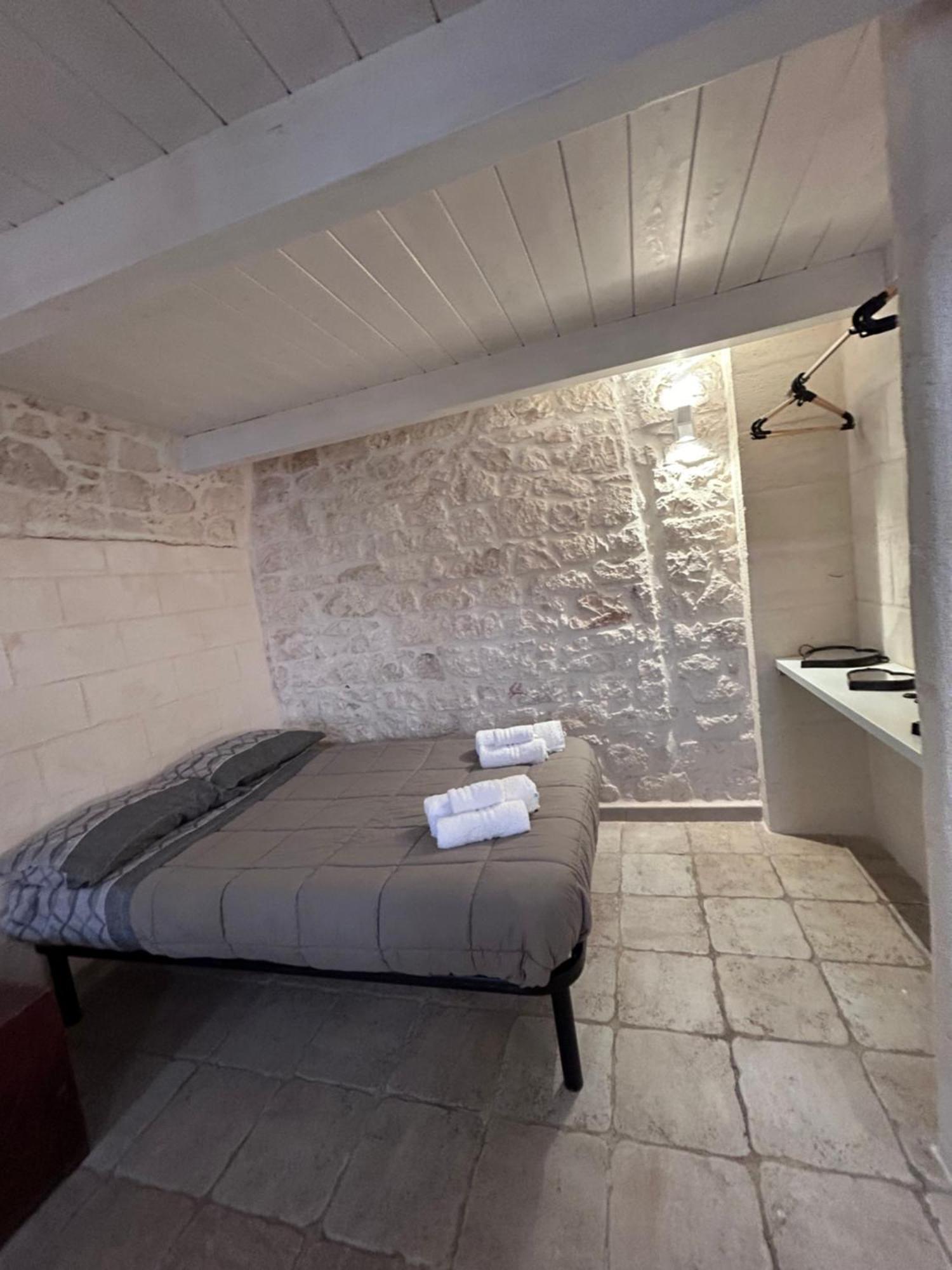 La 13 Guest House Остуні Екстер'єр фото